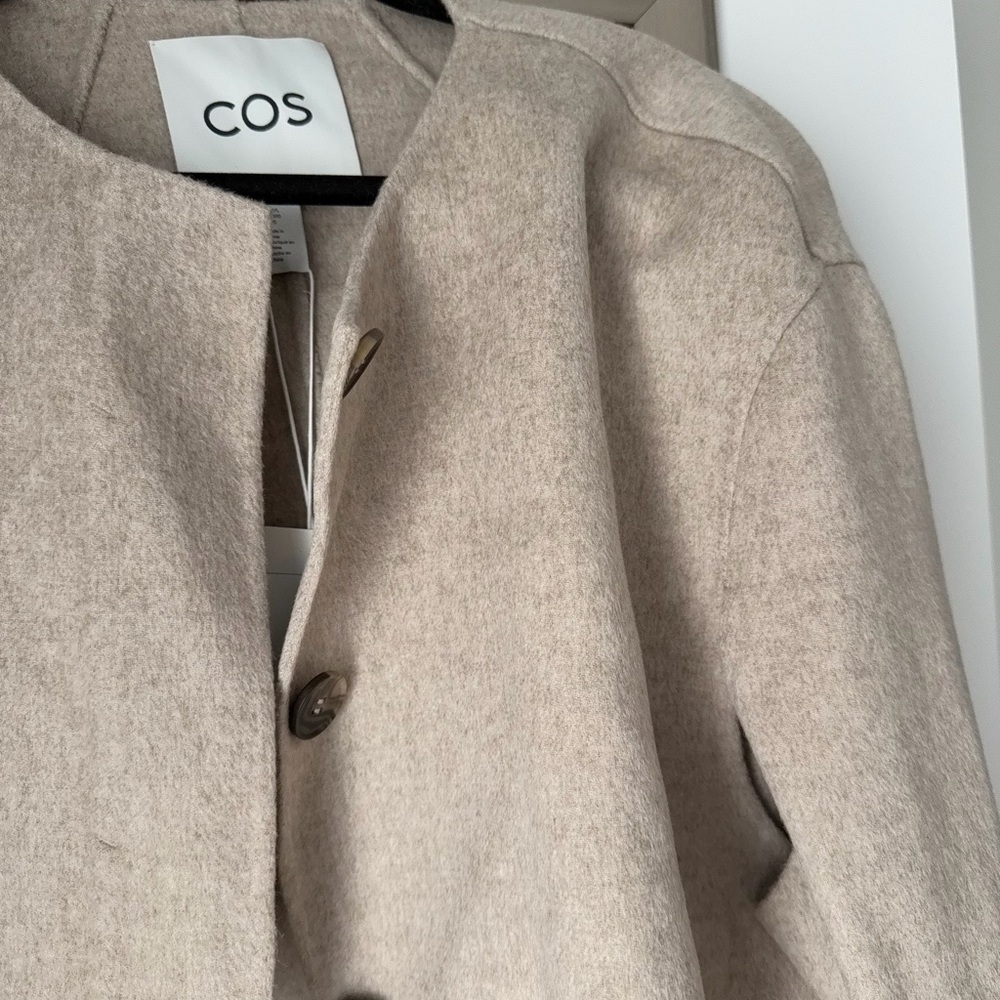 COS Cropped Beige Round-Neck Wool Double-Faced Cropped Hybrid Jacket - Picture 6 of 7
